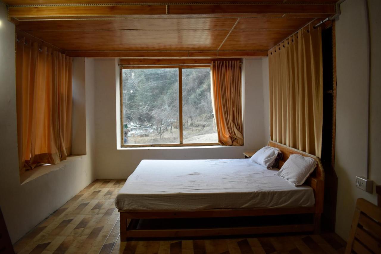 Moksha - By The River Villa Jibhi Eksteriør billede